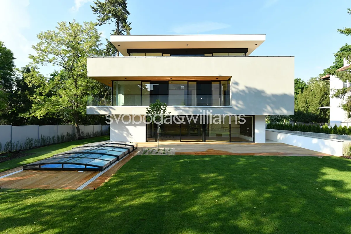 Pronájem rodinného domu 565 m², pozemek 931 m²